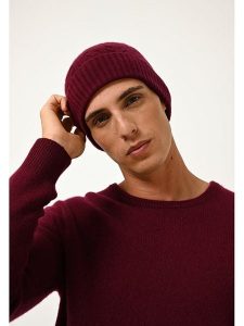 Just Cashmere Kaszmirowa czapka "Cleo" w kolorze bordowym rozmiar: onesize. Czerwone czapki Just Cashmere, bez wzorów, z kaszmiru. Za 143,99 zł.
