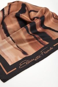 Chusta jedwabna ELSABETTA FRANCHI. Apaszki i chusty Elisabetta Franchi, bez wzorów, z jedwabiu. Za 809,00 zł.