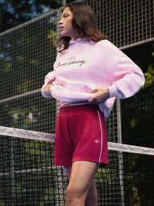 4F Bluza dresowa loose z kapturem damska - różowa XL. Czerwone bluzy 4f, xl, bez wzorów, z bawełny, z kapturem. Za 169,99 zł.