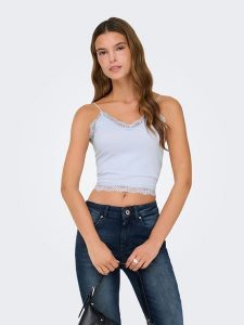 ONLY Top w kolorze błękitnym rozmiar: XS/S. Niebieskie topy ONLY, s, bez wzorów, z koronki, bez kołnierzyka, bez ramiączek. Za 39,99 zł.