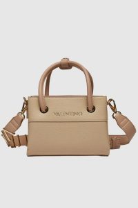 VALENTINO Mała ecru torebka Alexia. Brązowe kuferki Valentino by Mario Valentino, bez wzorów, małe, bez dodatków. W wyprzedaży za 381,99 zł.