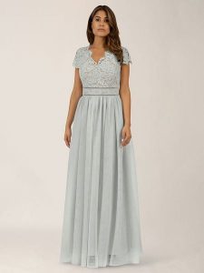 APART Sukienka w kolorze jasnoszarym rozmiar: 34. Szare sukienki Apart, bez wzorów, z koronki, bez kołnierzyka, bez ramiączek, maxi. Za 260,99 zł.