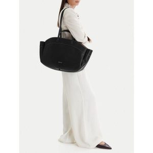 Torebka GINO ROSSI. Czarne shopper bag Gino Rossi, bez wzorów, bez dodatków. Za 279,99 zł.