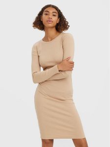 Vero Moda Sukienka codzienna Lavender 10270478 Beżowy Regular Fit. Brązowe kombinezony Vero Moda, l, bez wzorów, z bawełny, bez kołnierzyka, bez ramiączek. Za 139,99 zł.