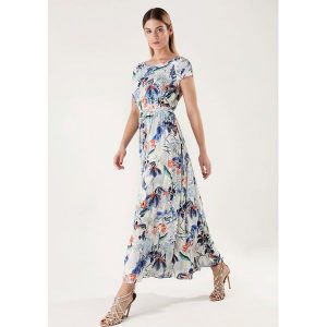 Sukienka w kolorze jasnoniebieskim ze wzorem. Sukienki marki Far Far Fashion. W wyprzedaży za 114,95 zł.