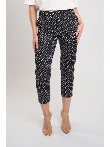 Marks & Spencer Spodnie w kolorze czarno-białym rozmiar: 42/L31. Czarne spodnie z wysokim stanem Marks & Spencer, bez wzorów, z materiału, z podwyższonym stanem. Za 61,46 zł.