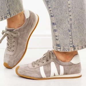 Taupe skórzane półbuty damskie Filippo Dp7963/26. Półbuty Filippo, na jesień, bez wzorów, z jeansu, z okrągłym noskiem, bez obcasa, na płaskiej podeszwie, bez zapięcia. Za 269,00 zł.