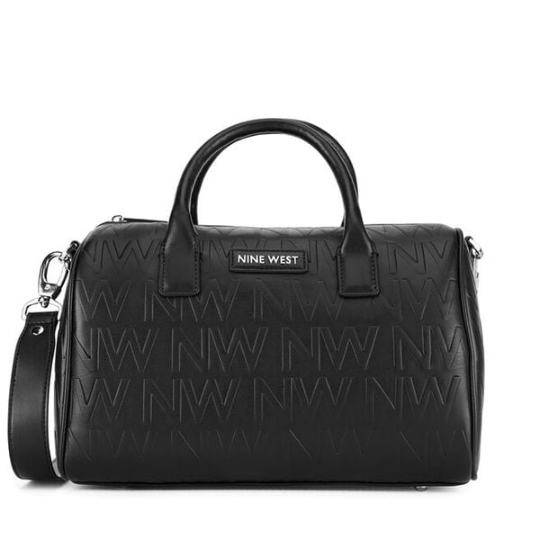 Torebka Nine West. Czarne kuferki Nine West, bez wzorów, bez dodatków. Za 166,99 zł.