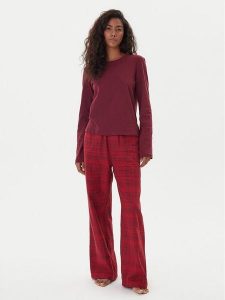 Calvin Klein Underwear Piżama LV00QS7579 Czerwony Regular Fit. Czerwone piżamy Calvin Klein Underwear, bez wzorów, z bawełny, bez ramiączek. Za 369,99 zł.