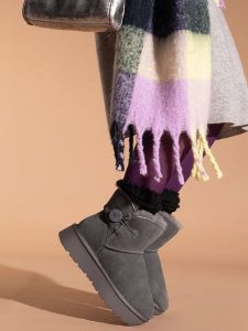 Gooce Skórzane botki zimowe "Crestone" w kolorze szarym rozmiar: 36. Szare botki Gooce, na zimę, bez wzorów, ze skóry, bez obcasa, na platformie, bez zapięcia. Za 217,99 zł.