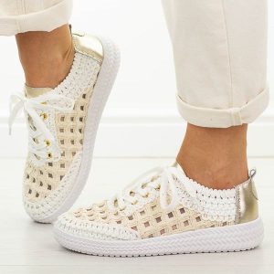 Białe koronkowe półbuty damskie DiA 5951. Białe półbuty DiA, na jesień, bez wzorów, z jeansu, bez obcasa, na płaskiej podeszwie, bez zapięcia. Za 249,00 zł.