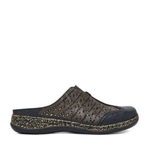 Klapki Rieker. Niebieskie klapki Rieker, bez wzorów, bez obcasa. Za 329,99 zł.