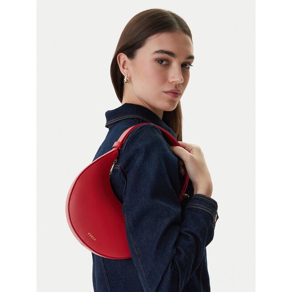 Torebka Furla. Czerwone torebki klasyczne Furla, bez wzorów, bez dodatków. Za 649,99 zł.