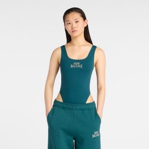 Body damskie New Balance WS61T61OAAV – zielone. Zielone body i gorsety New Balance, bez wzorów, z materiału. Za 219,99 zł.
