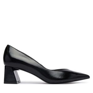 Czółenka Guess. Czarne czółenka Guess, z aplikacjami, bez obcasa, bez zapięcia. Za 584,99 zł.