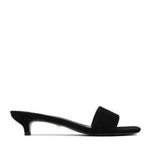 Klapki GINO ROSSI. Czarne klapki Gino Rossi, bez wzorów, bez obcasa. Za 299,99 zł.