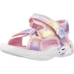 Sandały SKECHERS 302682N Rose. Czerwone buty trekkingowe Skechers, bez wzorów, z tkaniny, bez obcasa, bez zapięcia. Za 225,50 zł.