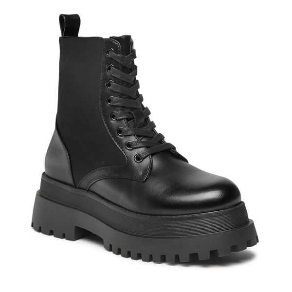 Trapery DeeZee. Czarne buty zimowe DeeZee, bez obcasa, bez zapięcia. Za 199,99 zł.