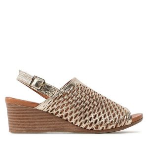 Sandały Piazza. Żółte sandały Piazza, bez wzorów, bez obcasa, na koturnie, bez zapięcia. Za 399,99 zł.