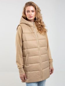 BIG STAR Kamizelka pikowana w kolorze beżowym rozmiar: XS. Brązowe kamizelki Big Star, xs, bez wzorów, bez kołnierzyka, bez ramiączek, bez kaptura. Za 144,99 zł.