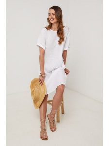 Lin Passion Lniana sukienka w kolorze białym rozmiar: 38/40. Białe sukienki Lin Passion, na co dzień, bez wzorów, ze lnu, klasyczne, bez kołnierzyka, bez ramiączek, midi, proste. Za 143,99 zł.