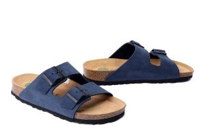 DR. BRINKMANN 600130-05 blau, klapki damskie. Niebieskie klapki Dr. Brinkmann, bez wzorów, ze skóry, bez obcasa. Za 225,17 zł.