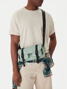 Quiksilver Saszetka CEOWB-QUIC-F-002-09 Zielony. Zielone nerki i saszetki Quiksilver, bez wzorów, z materiału. Za 129,99 zł.