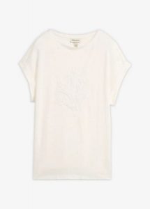 Lekki T-shirt z czystego lnu z haftem. Białe t-shirty bonprix, z aplikacjami, ze lnu, bez kołnierzyka, bez ramiączek. Za 119,99 zł.