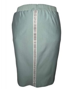 Błękitna dresowa spódnica Bea na gumce OSTATNIE SZTUKI PLUS SIZE XXL. Niebieskie spódnice Moda Size Plus Iwanek, l, z aplikacjami, z bawełny, eleganckie, plus size, midi. W wyprzedaży za 49,90 zł.