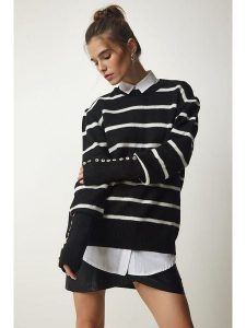 Happiness Istanbul Sweter w kolorze czarnym rozmiar: onesize. Czarne swetry oversize Happiness Istanbul, bez wzorów, bez ramiączek. Za 73,99 zł.