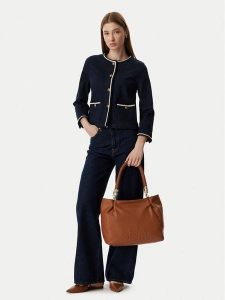 LOVE MOSCHINO Torebka JC4225PP0OKA0300 Bordowy. Czerwone torebki klasyczne LOVE MOSCHINO, bez wzorów, ze skóry, bez dodatków. Za 614,99 zł.