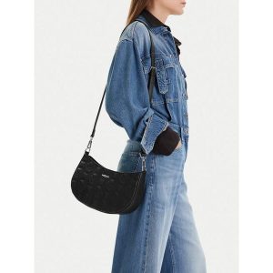 Torebka MEXX. Czarne listonoszki Mexx, bez wzorów, bez dodatków. Za 169,99 zł.