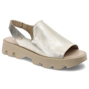Złote Sandały Chebello Stylowe Obuwie Damskie. Żółte sandały CheBello, bez wzorów, bez obcasa, bez zapięcia. Za 349,00 zł.