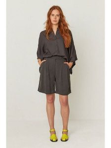 SKFK Bermudy "Laida" w kolorze antracytowym rozmiar: 40. Czarne szorty SKFK, bez wzorów, z podwyższonym stanem. Za 208,99 zł.