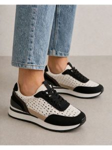 Bellucci Sneakersy w kolorze czarno-kremowym rozmiar: 37. Brązowe trampki Bellucci, bez wzorów, bez zapięcia. Za 124,95 zł.