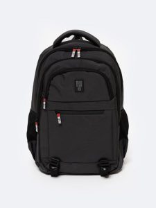 Plecak unisex sportowy czarny Emiliano 907. Czarne plecaki Big Star. W wyprzedaży za 179,99 zł.