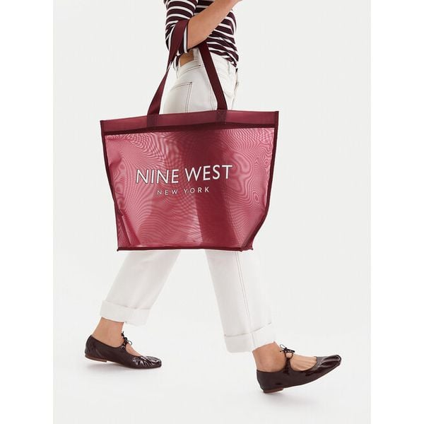 Torebka Nine West. Czerwone shopper bag Nine West, bez wzorów, bez dodatków. Za 79,99 zł.