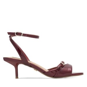 Sandały Nine West. Czerwone sandały Nine West, bez wzorów, bez obcasa, na szpilce, bez zapięcia. Za 179,99 zł.