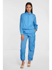 Rich & Royal Bluzka w kolorze niebieskim rozmiar: 36. Niebieskie bluzki Rich & Royal, bez wzorów, bez kołnierzyka, bez ramiączek. Za 130,50 zł.