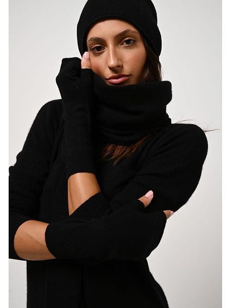 AUTHENTIC CASHMERE Kaszmirowy szal "Vaymont" w kolorze czarnym - 200 x 30 cm rozmiar: onesize. Czarne rękawiczki AUTHENTIC CASHMERE, bez wzorów, z kaszmiru. Za 276,05 zł.