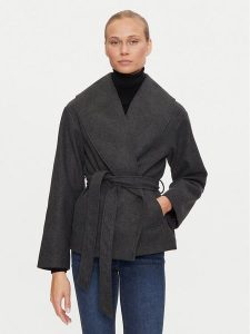 ONLY Kurtka przejściowa Augusta 15314352 Szary Regular Fit. Szare kurtki ONLY, l, bez wzorów, z syntetyku, bez kaptura. Za 279,99 zł.