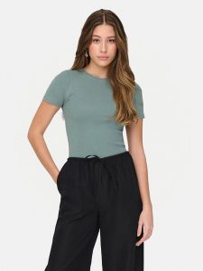 JDY T-Shirt Cirkeline 15307860 Niebieski Slim Fit. Niebieskie t-shirty JDY, m, bez wzorów, z wiskozy, bez kołnierzyka, bez ramiączek. Za 59,99 zł.