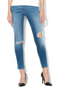 WRANGLER HIGH SKINNY SOFT WORN W27HX712P 112128142. Niebieskie rurki Wrangler, z jeansu. W wyprzedaży za 89,99 zł.