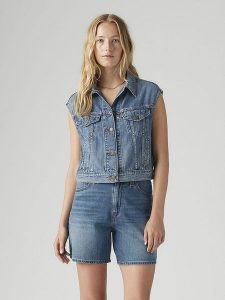 Levi's Kamizelka dżinsowa w kolorze niebieskim rozmiar: L. Niebieskie kamizelki Levi's®, l, bez wzorów, bez kołnierzyka, bez ramiączek, bez kaptura. Za 161,73 zł.
