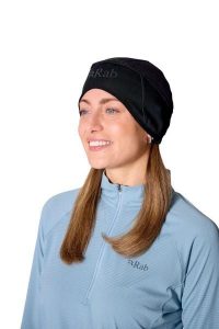 Czapka trekkingowa Windstopper. Czarne czapki RAB, bez wzorów, z gore-texu, sportowe. Za 109,99 zł.