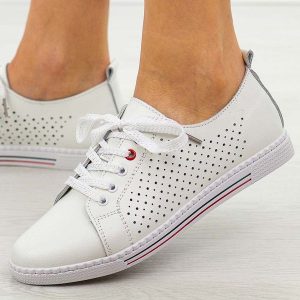 Białe ażurowe skórzane półbuty, tenisówki damskie S.Barski 587. Białe półbuty S.BARSKI, na jesień, w ażurowe wzory, ze skóry, bez obcasa, bez zapięcia. Za 219,00 zł.