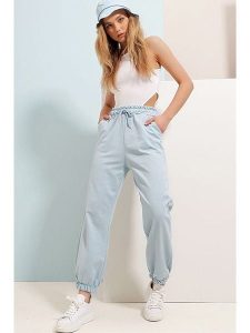 Trend Alacati Spodnie dresowe "Trend Alaçat Stili" w kolorze błękitnym rozmiar: L. Niebieskie spodnie dresowe Trend Alacati, l, bez wzorów, z bawełny. Za 65,23 zł.