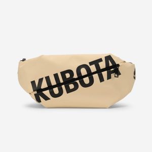 Nerka różowa Kubota. Czerwone nerki i saszetki Kubota, bez wzorów. Za 79,99 zł.