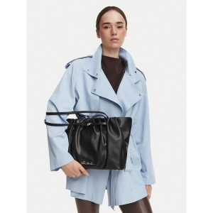 Torebka Steve Madden. Czarne torebki klasyczne Steve Madden, bez wzorów, bez dodatków. Za 559,99 zł.