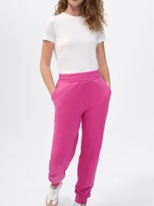 Sprandi Spodnie dresowe SP22-SPD102 Różowy Relaxed Fit. Czerwone spodnie dresowe Sprandi, xs, bez wzorów, z bawełny. Za 139,99 zł.